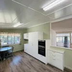 Rent 3 bedroom house in Yeronga