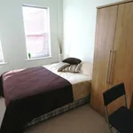 Rent 4 bedroom flat in Leeds