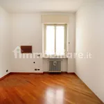 Rent 5 bedroom apartment of 200 m² in Milan