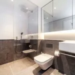 Rent 2 bedroom apartment of 900 m² in London