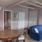 Affitto 2 camera appartamento di 70 m² in Oliveto Lario