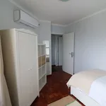 Rent a room of 70 m² in Lisbon