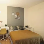 Rent a room in paris