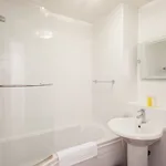 Rent 2 bedroom flat in Glasgow