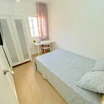 Rent 4 bedroom apartment in Seville