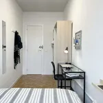 Rent a room of 95 m² in madrid