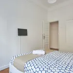 Rent 6 bedroom apartment in lisbon