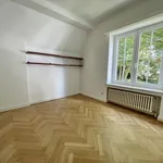 Maison de 332 m² avec 5 chambre(s) en location à Ukkel