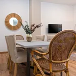 Rent 3 bedroom apartment of 926 m² in Seville