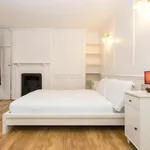 Rent 3 bedroom flat of 116 m² in London