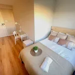 Rent a room of 132 m² in valencia