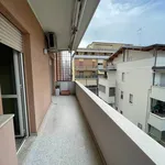 Affitto 3 camera appartamento di 112 m² in Pescara