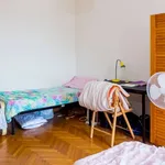 Rent a room of 120 m² in milan