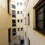 Rent a room of 220 m² in madrid