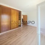 Rent 4 bedroom house of 196 m² in Setúbal