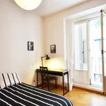 Rent a room of 170 m² in Madrid