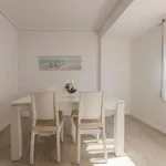 Rent 2 bedroom apartment of 77 m² in valencia