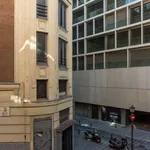 Rent a room of 220 m² in madrid