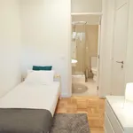 Rent 7 bedroom apartment in Porto