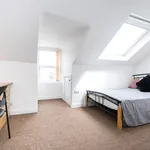 Rent 3 bedroom flat in Leeds