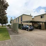 Rent 2 bedroom apartment in altona