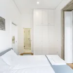 Rent 1 bedroom apartment of 377 m² in Porto