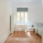 Rent 16 bedroom apartment in Lisbon