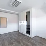 Pronajměte si 4 ložnic/e byt o rozloze 80 m² v Prague