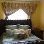 Rent 3 bedroom house of 55 m² in Soweto