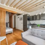 Appartement de 320 m² avec 1 chambre(s) en location à Paris