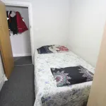 Rent 2 bedroom flat in Wales