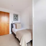 Rent 3 bedroom flat of 93 m² in london