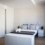 Rent 1 bedroom apartment of 45 m² in Barcelona