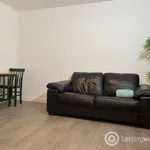 Rent 2 bedroom flat in Aberdeen