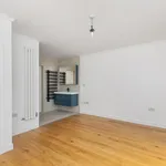 Rent 4 bedroom house of 121 m² in Winchester