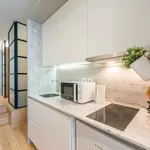 Rent 1 bedroom apartment of 35 m² in Porto