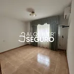 Rent 4 bedroom apartment of 250 m² in Alcalá de Henares