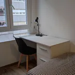 Rent a room of 90 m² in valencia