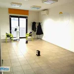 Affitto 6 camera appartamento di 248 m² in Catania