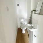 Rent 4 bedroom house in Wales