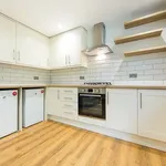 Rent 4 bedroom flat in Leeds