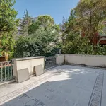 Rent 5 bedroom house of 570 m² in Roma