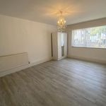 Rent 3 bedroom flat in South East England