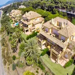 Rent 4 bedroom apartment of 230 m² in Marbella