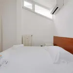 Rent 1 bedroom apartment of 33 m² in Milan