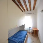 Rent 3 bedroom apartment of 60 m² in Venice