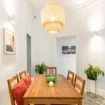 Rent 7 bedroom apartment in Barcelona