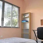 Rent a room of 98 m² in valencia