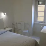 Rent a room of 210 m² in lisbon