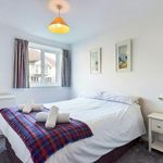 Rent 2 bedroom flat in Swansea